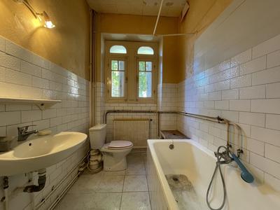 Maison traditionnelle - 200 m² - 8 pièces