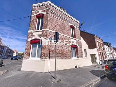 Maison de ville - 150 m² - 9 pièces