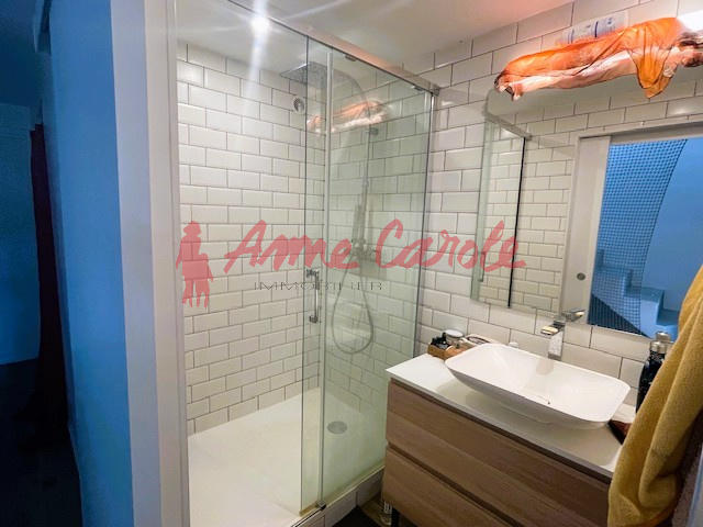 Maison - 187 m² - 8 pièces