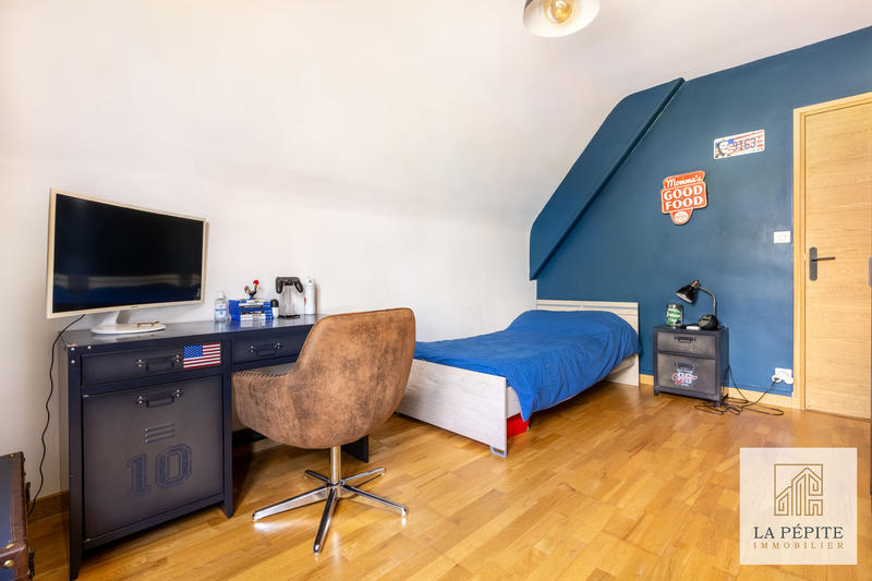 Maison - 173 m² - 9 pièces