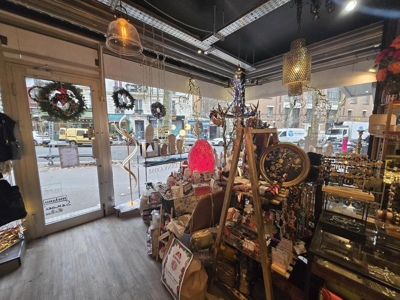 Fonds de commerce - Magasins - 67 m²