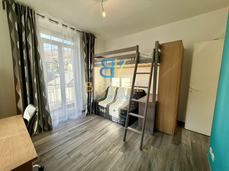 Villa - 238 m² - 8 pièces