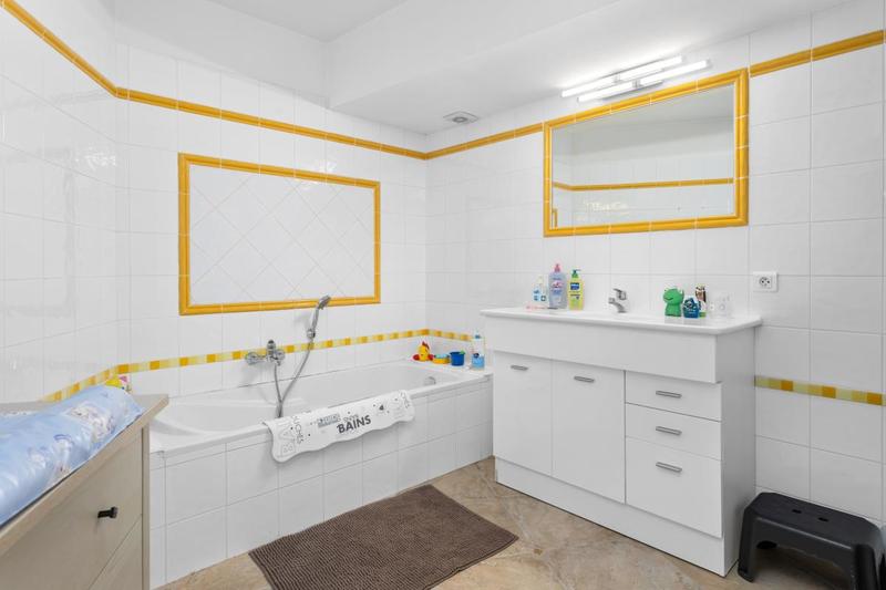 Maison - 294 m² - 5 pièces