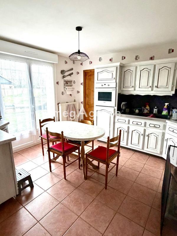 Maison - 122 m² - 8 pièces