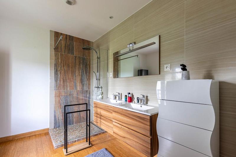 Maison - 340 m² - 13 pièces