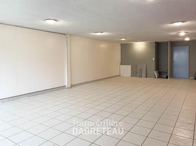 Local commercial - 93 m² - 3 pièces