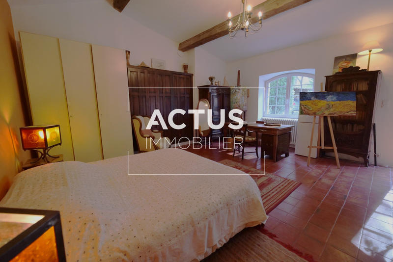 Maison - 210 m² - 8 pièces