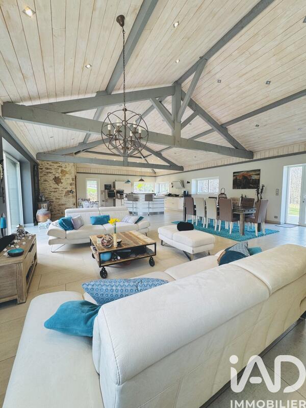 Maison - 200 m² - 5 pièces