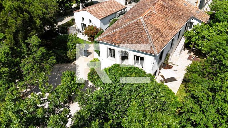 Propriété - 393 m² - 15 pièces