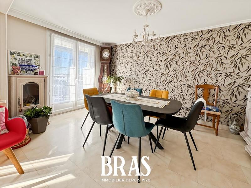 Appartement - 102 m² - 5 pièces