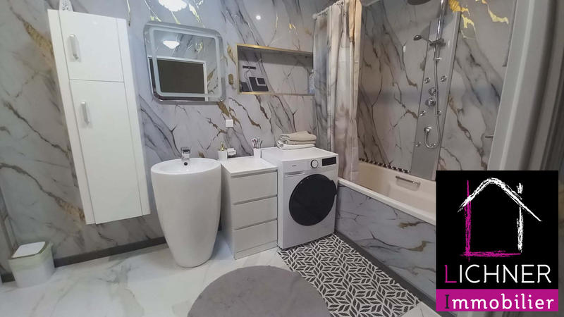 Maison - 280 m² - 10 pièces