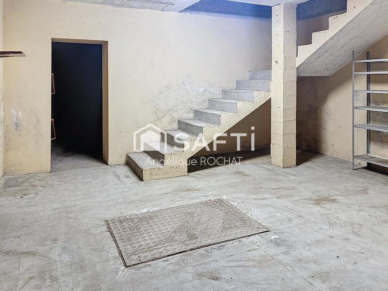 Maison - 370 m² - 12 pièces