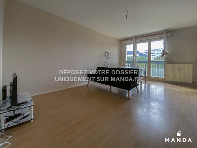 Chambre - 10 m² - 4 pièces