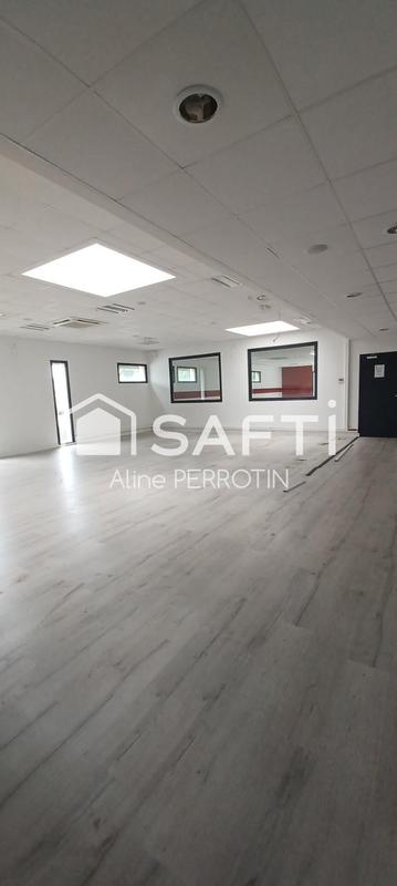 Local commercial - 940 m² - 10 pièces