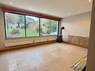 Maison - 374 m² - 8 pièces