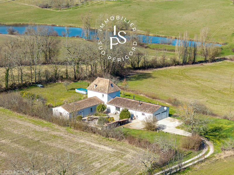 Maison - 212 m² - 8 pièces