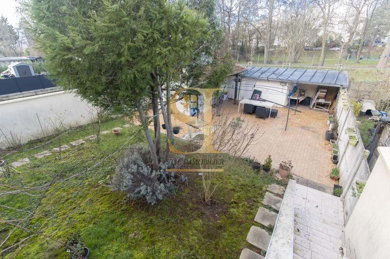 Maison - 263 m² - 8 pièces