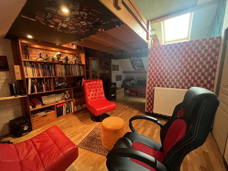 Maison traditionnelle - 171 m² - 7 pièces