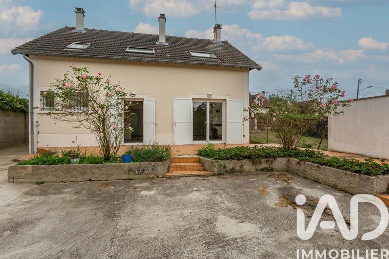 Maison - 123 m² - 8 pièces
