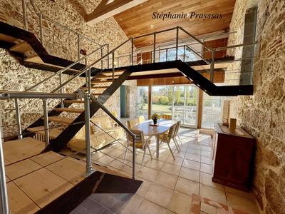 Maison - 300 m² - 8 pièces