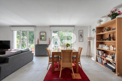 Maison - 176 m² - 8 pièces