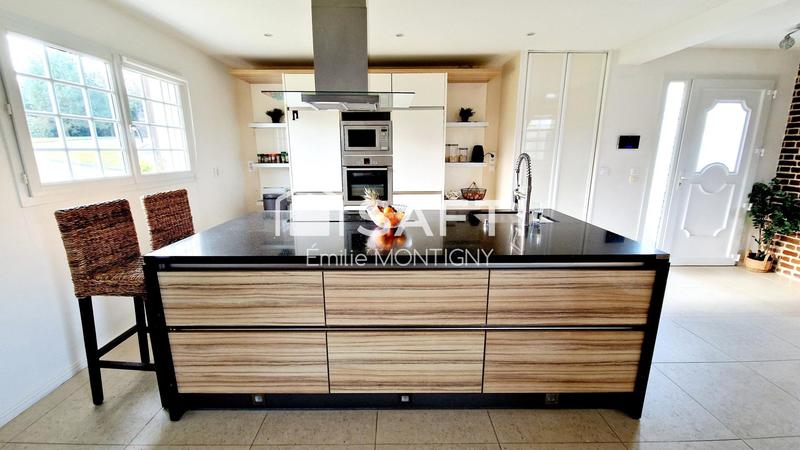 Maison - 200 m² - 7 pièces