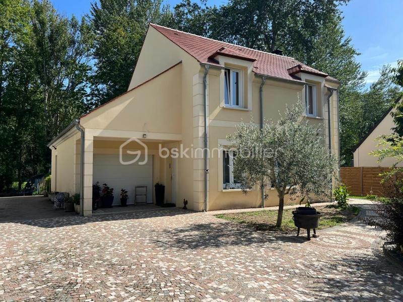 Maison - 142 m² - 5 pièces