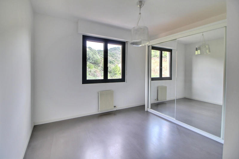 Appartement - 97 m² - 4 pièces