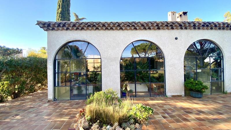 Villa - 236 m² - 8 pièces