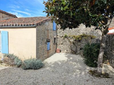 Maison en pierre - 94 m² - 3 pièces