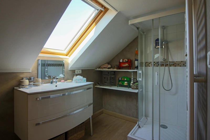 Maison traditionnelle - 138 m² - 6 pièces