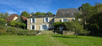 Demeure - 250 m² - 7 pièces