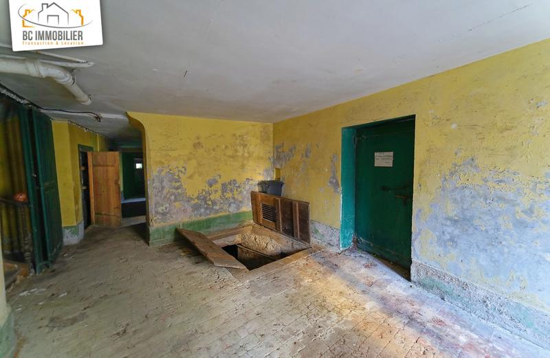 Maison - 240 m² - 6 pièces