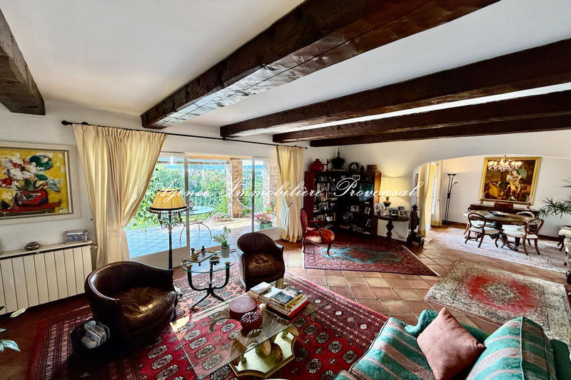 Villa - 184 m² - 7 pièces