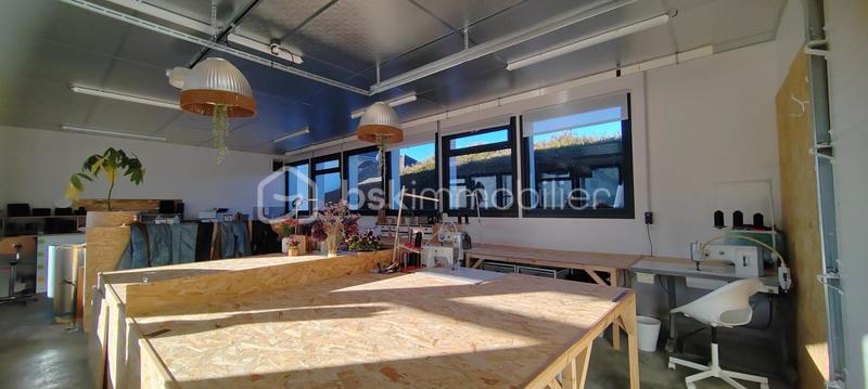 Local commercial - 117 m² - 4 pièces