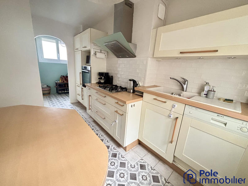 Maison - 90 m² - 5 pièces