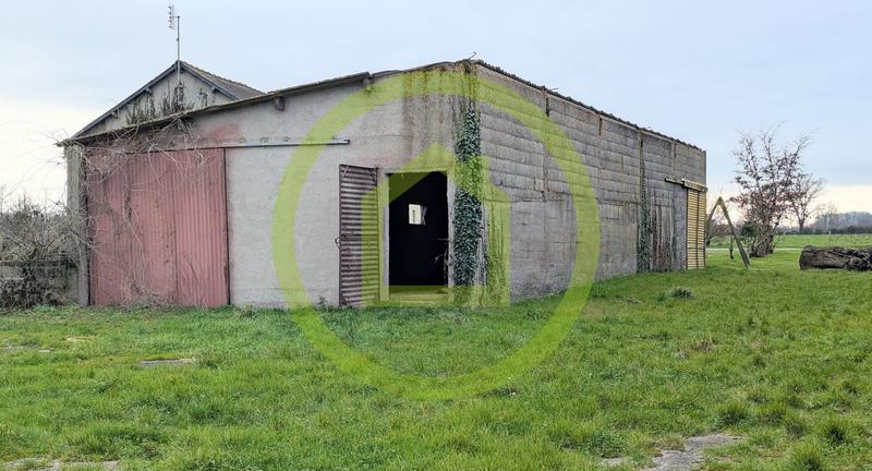 Remise - 128 m² - 1 pièce