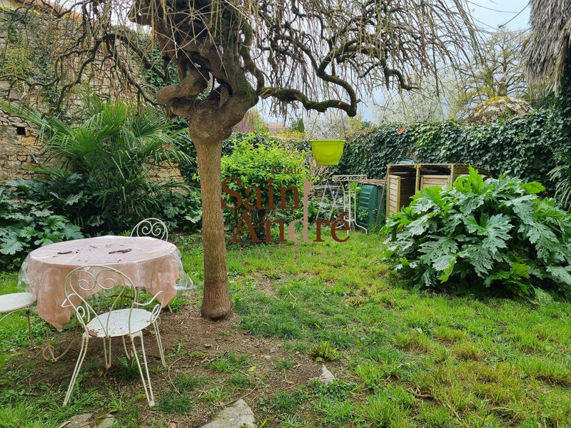 Maison - 427 m² - 13 pièces