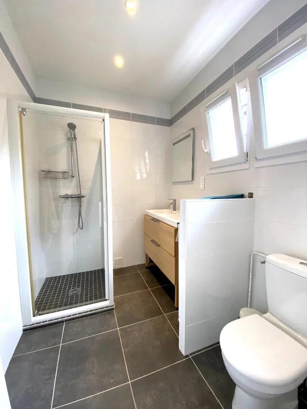 Maison - 305 m² - 6 pièces