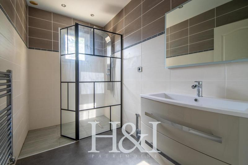 Propriété - 110 m² - 5 pièces