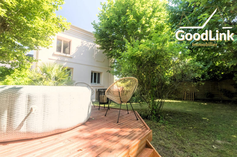 Maison - 235 m² - 7 pièces