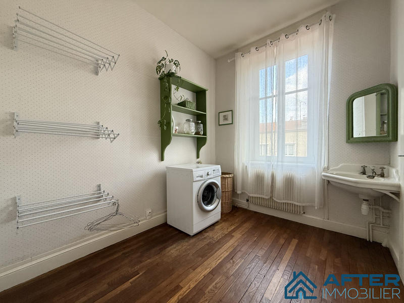 Maison - 302 m² - 10 pièces