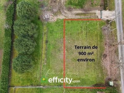 Terrain - 900 m²