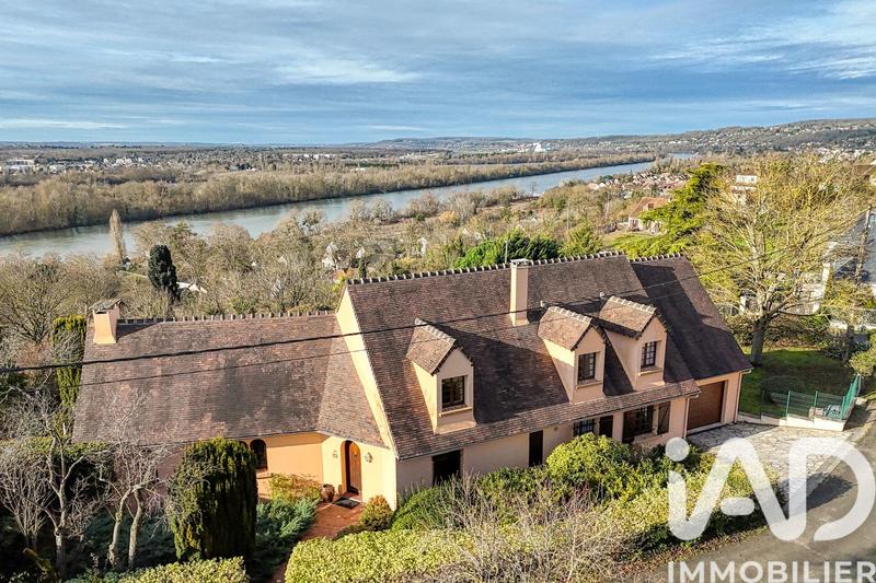 Maison - 220 m² - 9 pièces