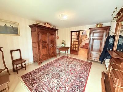 Maison - 218 m² - 9 pièces