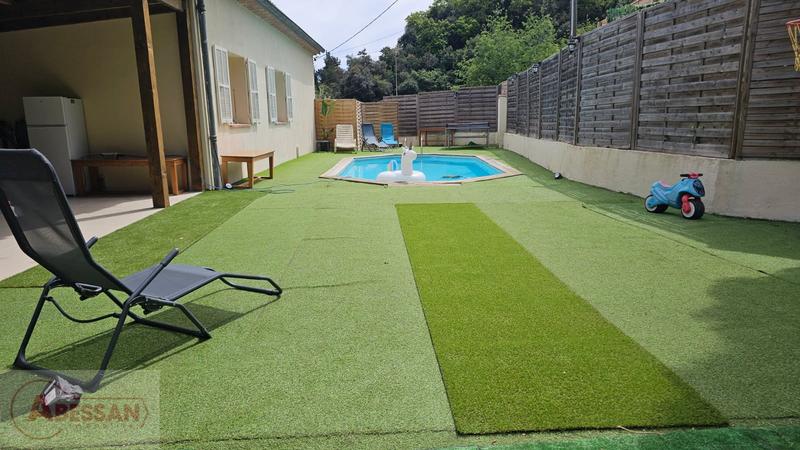 Maison - 200 m² - 7 pièces