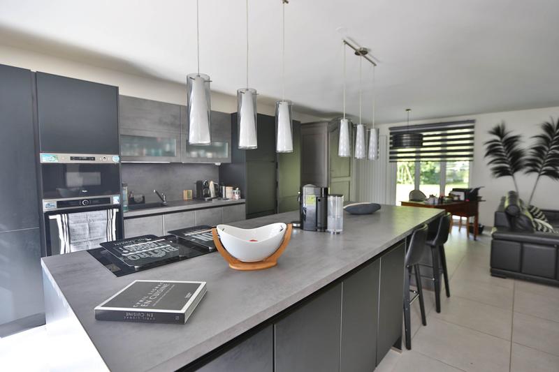 Maison - 184 m² - 8 pièces