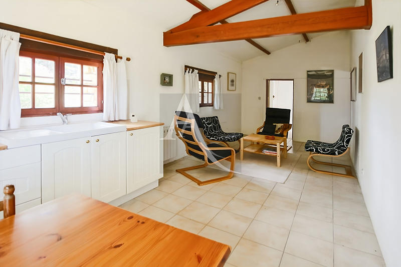 Maison - 197 m² - 9 pièces