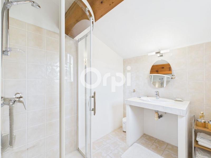 Maison - 220 m² - 7 pièces