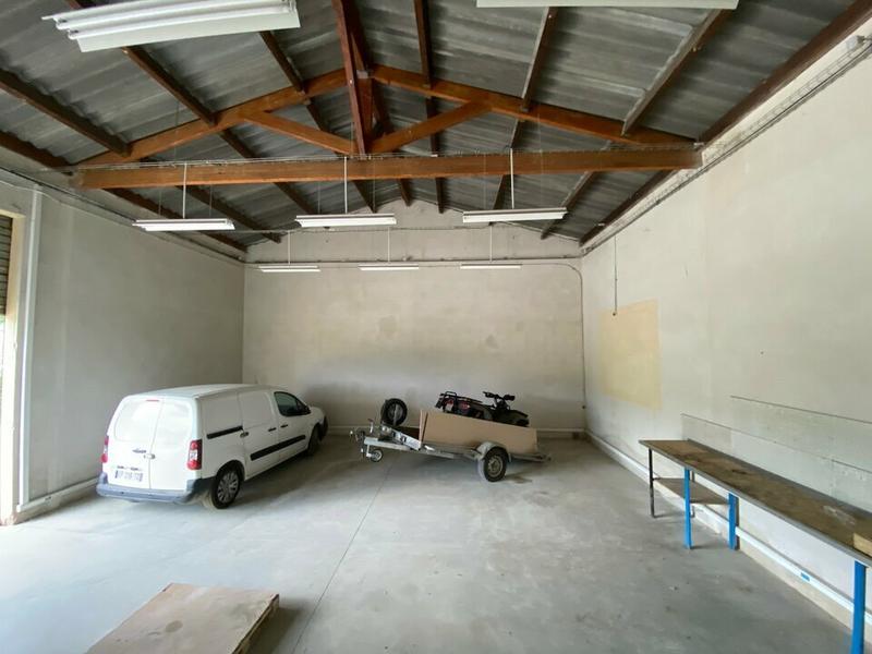 Atelier d'activités - 210 m²